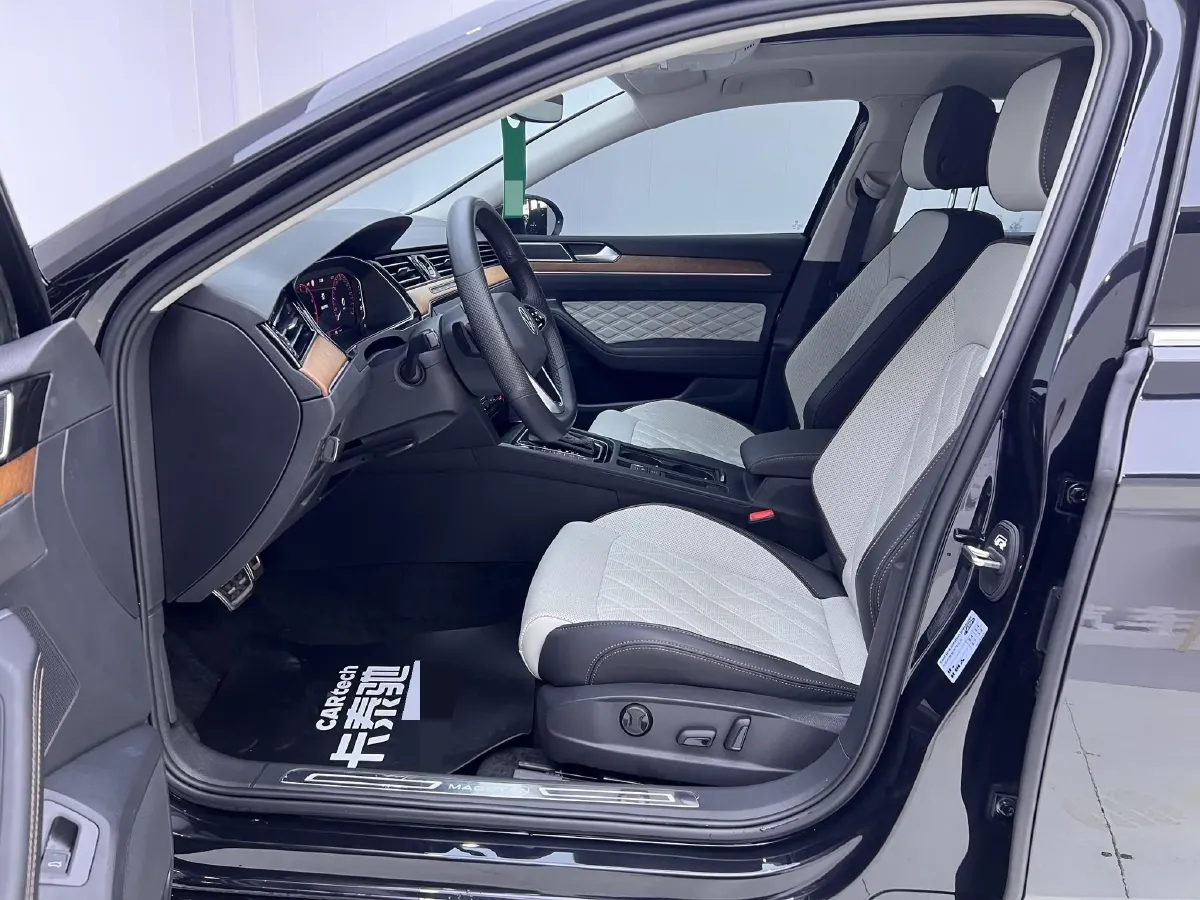 2023 Volkswagen Magotan 2.0T 186HP L4 7DCT,autocango,china used car exporter,china ev exporter,chinese used car exporter,chinese used ev exporter
