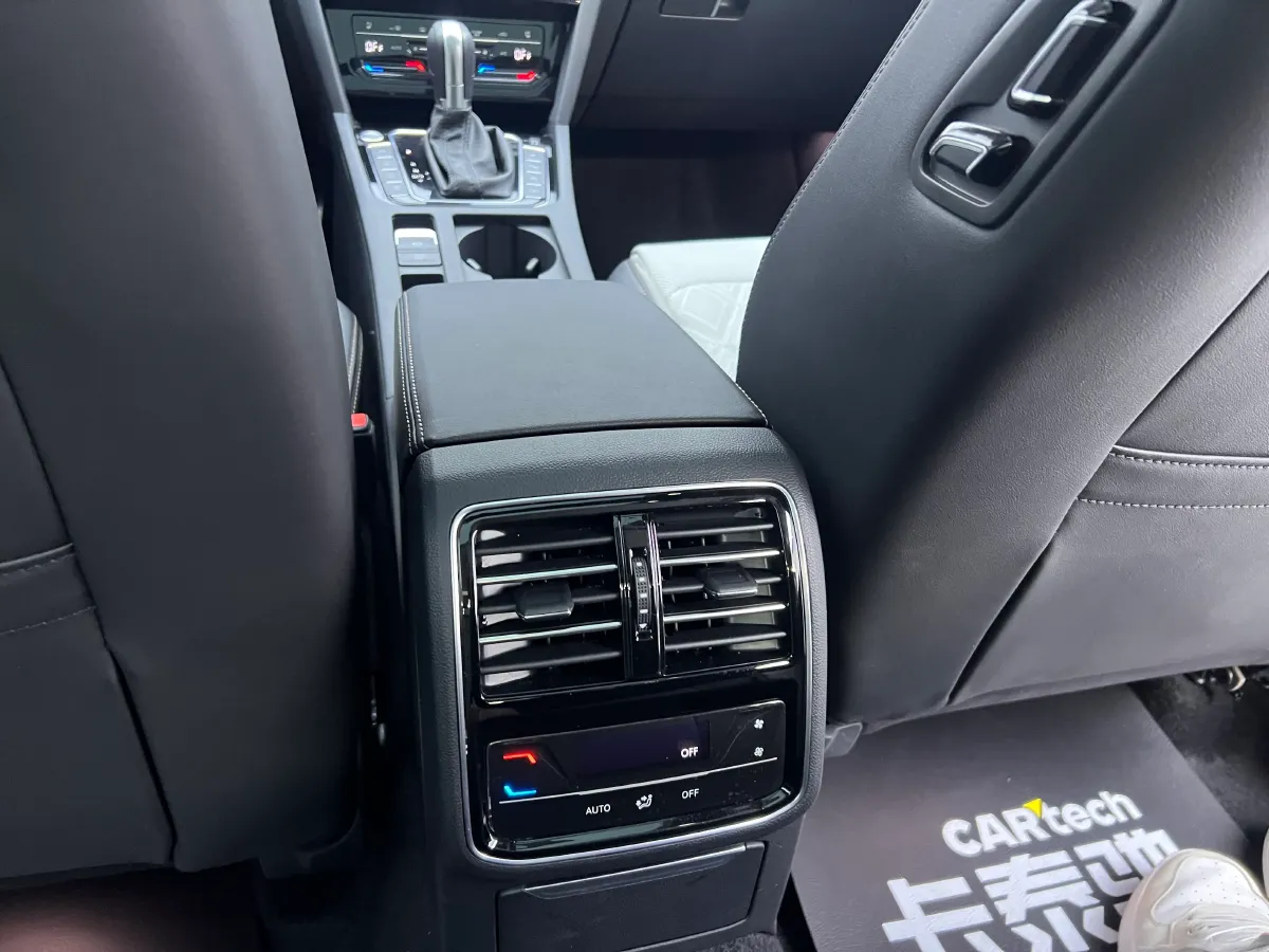 2023 Volkswagen Magotan 2.0T 186HP L4 7DCT,autocango,china used car exporter,china ev exporter,chinese used car exporter,chinese used ev exporter