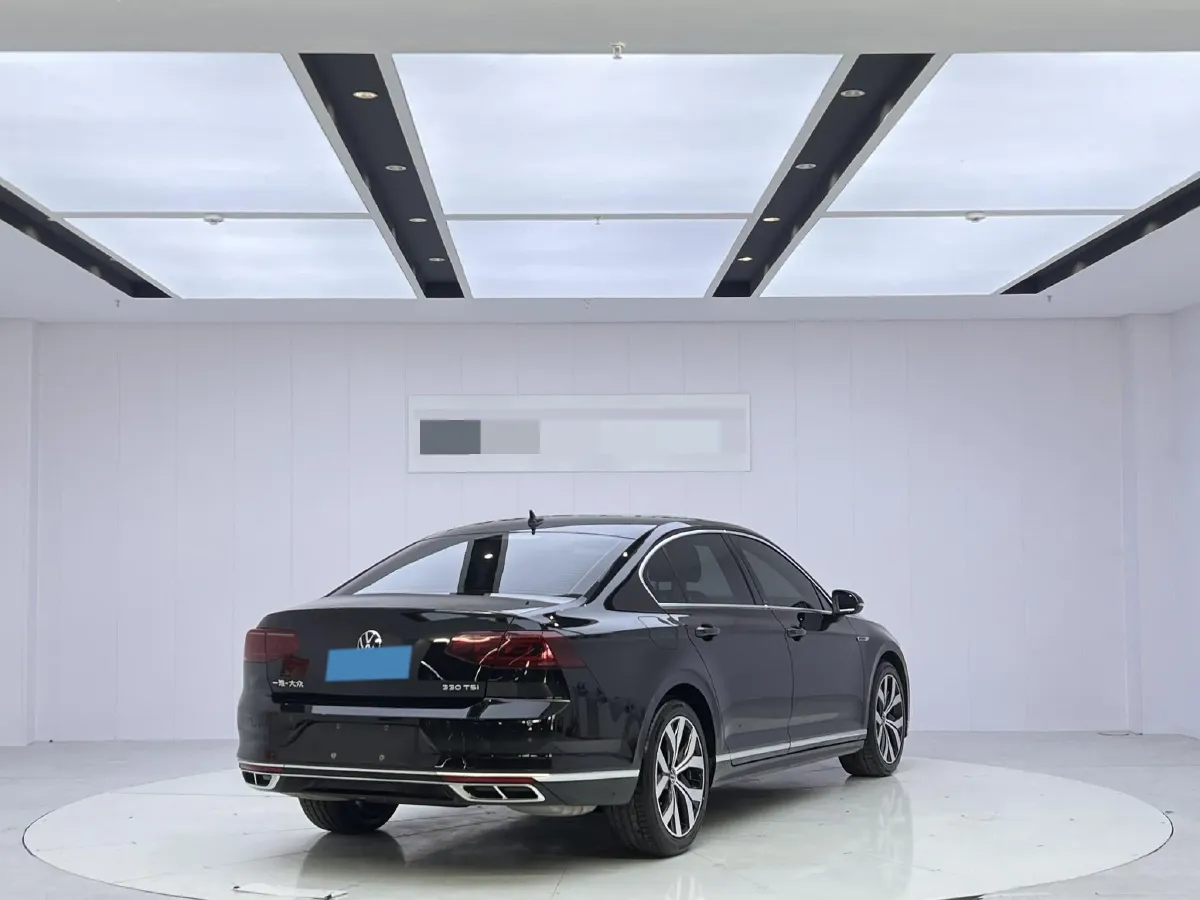 2023 Volkswagen Magotan 2.0T 186HP L4 7DCT,autocango,china used car exporter,china ev exporter,chinese used car exporter,chinese used ev exporter