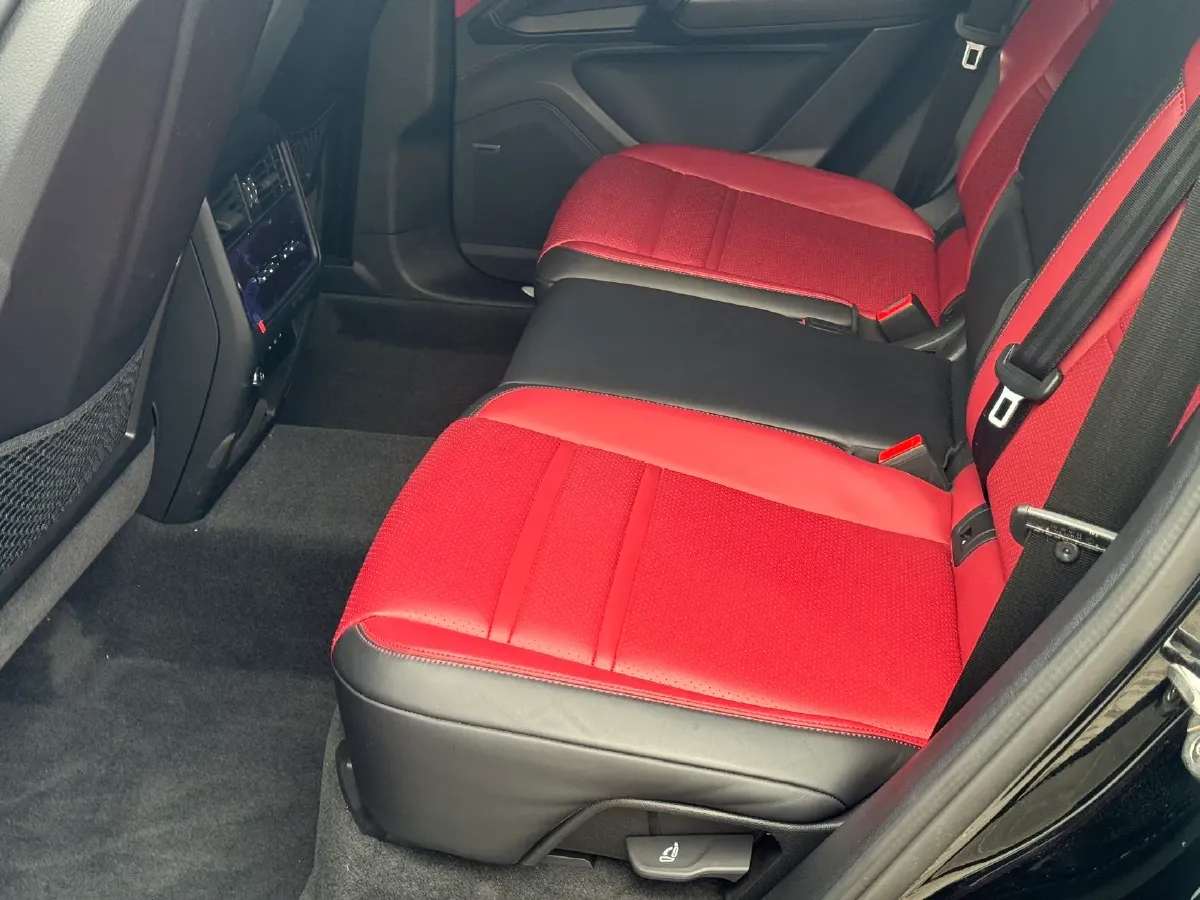 2024 Porsche Cayenne 3.0T 354HP V6 8AT,autocango,china used car exporter,china ev exporter,chinese used car exporter,chinese used ev exporter