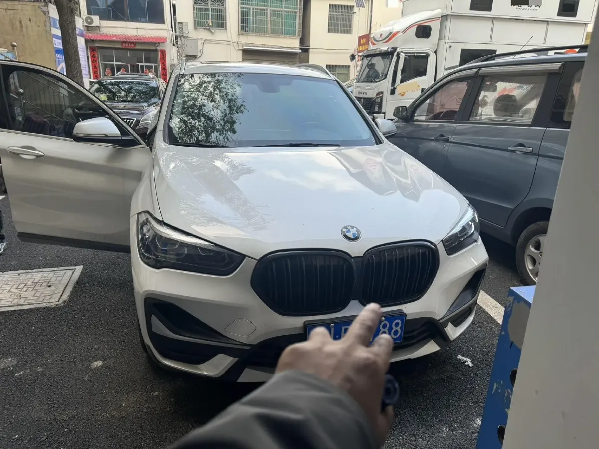 2022 BMW X1 2.0T 192HP L4 8AT,autocango,china used car exporter,china ev exporter,chinese used car exporter,chinese used ev exporter