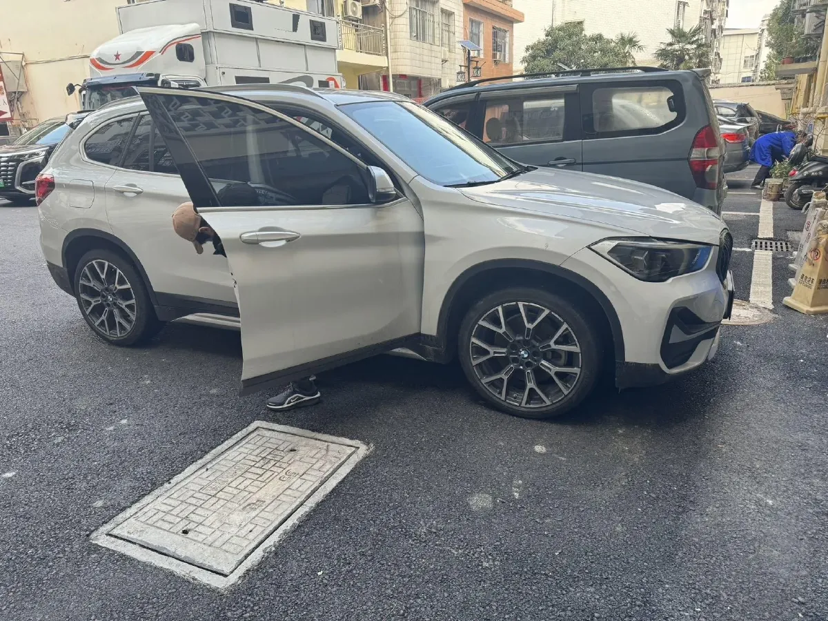 2022 BMW X1 2.0T 192HP L4 8AT,autocango,china used car exporter,china ev exporter,chinese used car exporter,chinese used ev exporter