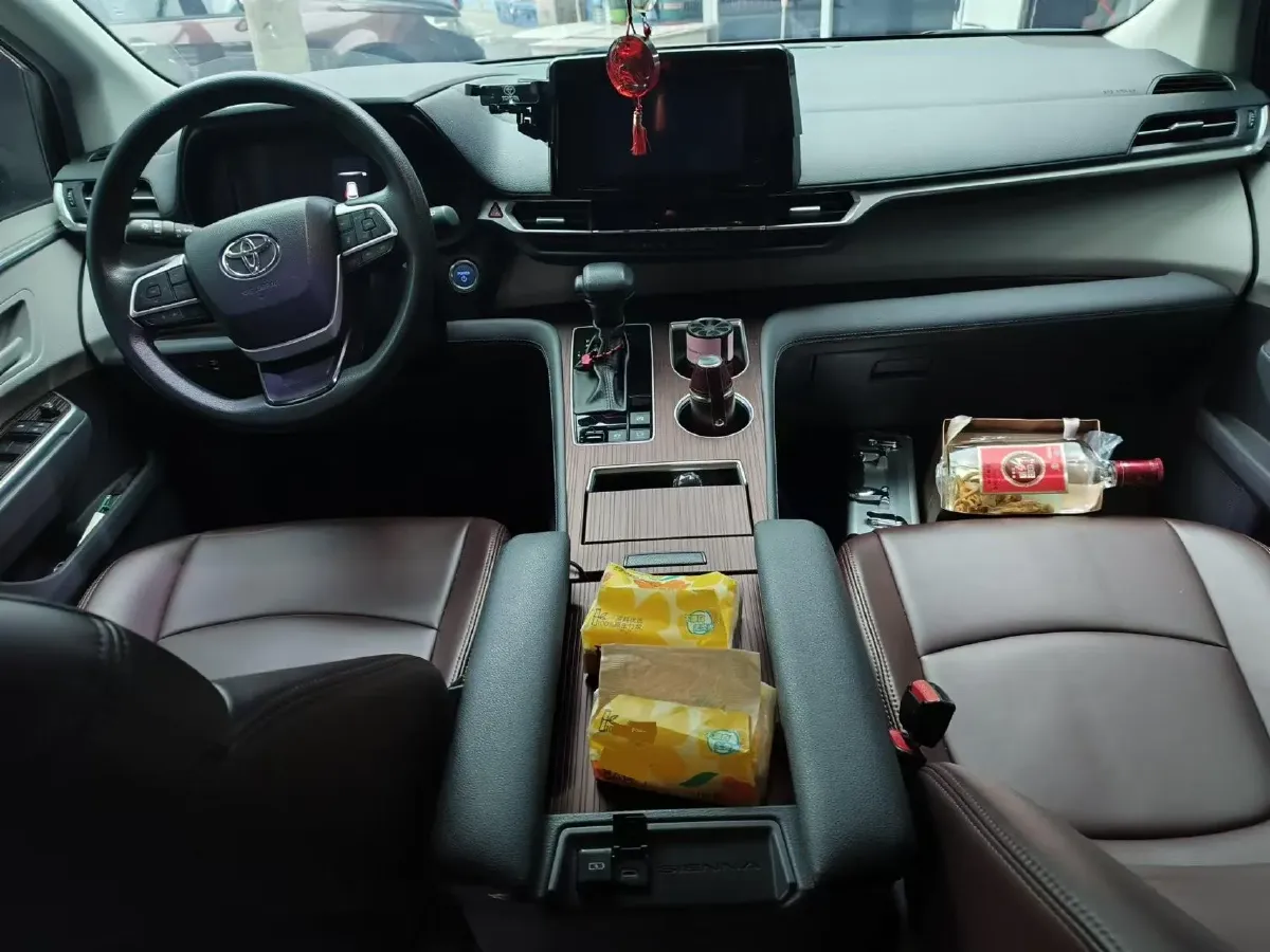 2023 Toyota Sienna 2.5L 189HP L4 E-CVT Hybrid,autocango,china used car exporter,china ev exporter,chinese used car exporter,chinese used ev exporter