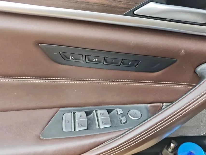 2020 BMW 5 Series 2.0T 184HP L4 8AT PHEV 17.7KWH,autocango,china used car exporter,china ev exporter,chinese used car exporter,chinese used ev exporter