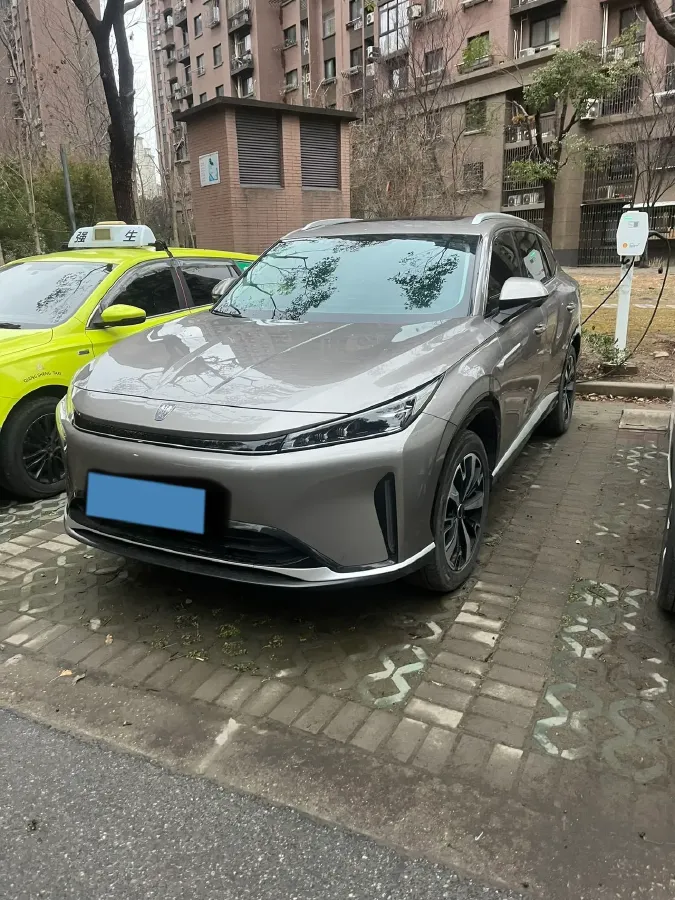 2024 Roewe D5X DMH 1.5T 150HP L4 2DHT PHEV 21.4KWH,autocango,china used car exporter,china ev exporter,chinese used car exporter,chinese used ev exporter