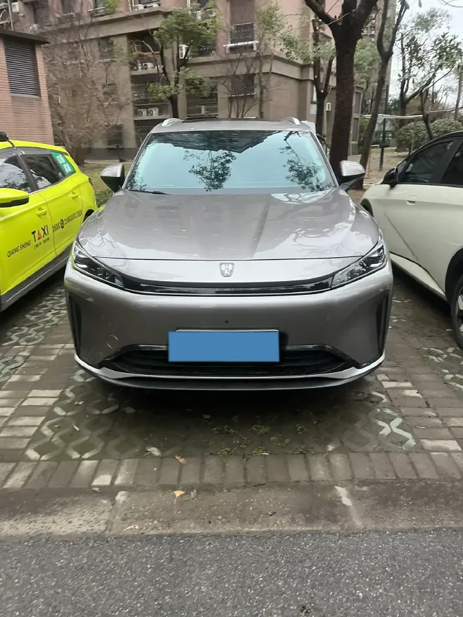 2024 Roewe D5X DMH 1.5T 150HP L4 2DHT PHEV 21.4KWH,autocango,china used car exporter,china ev exporter,chinese used car exporter,chinese used ev exporter