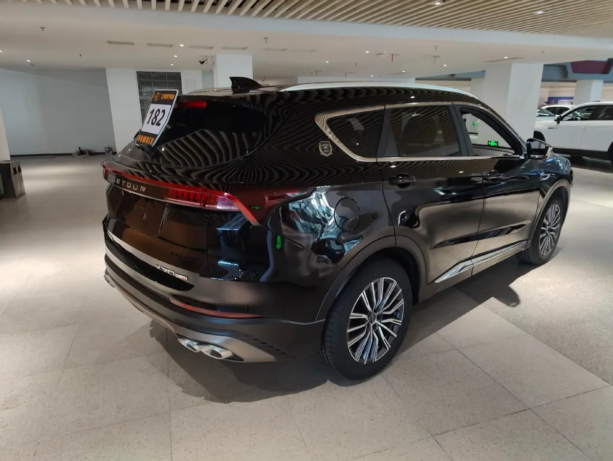 2023 ChangAn Oshan X7 Plus 1.5T 188HP L4 7DCT,autocango,china used car exporter,china ev exporter,chinese used car exporter,chinese used ev exporter