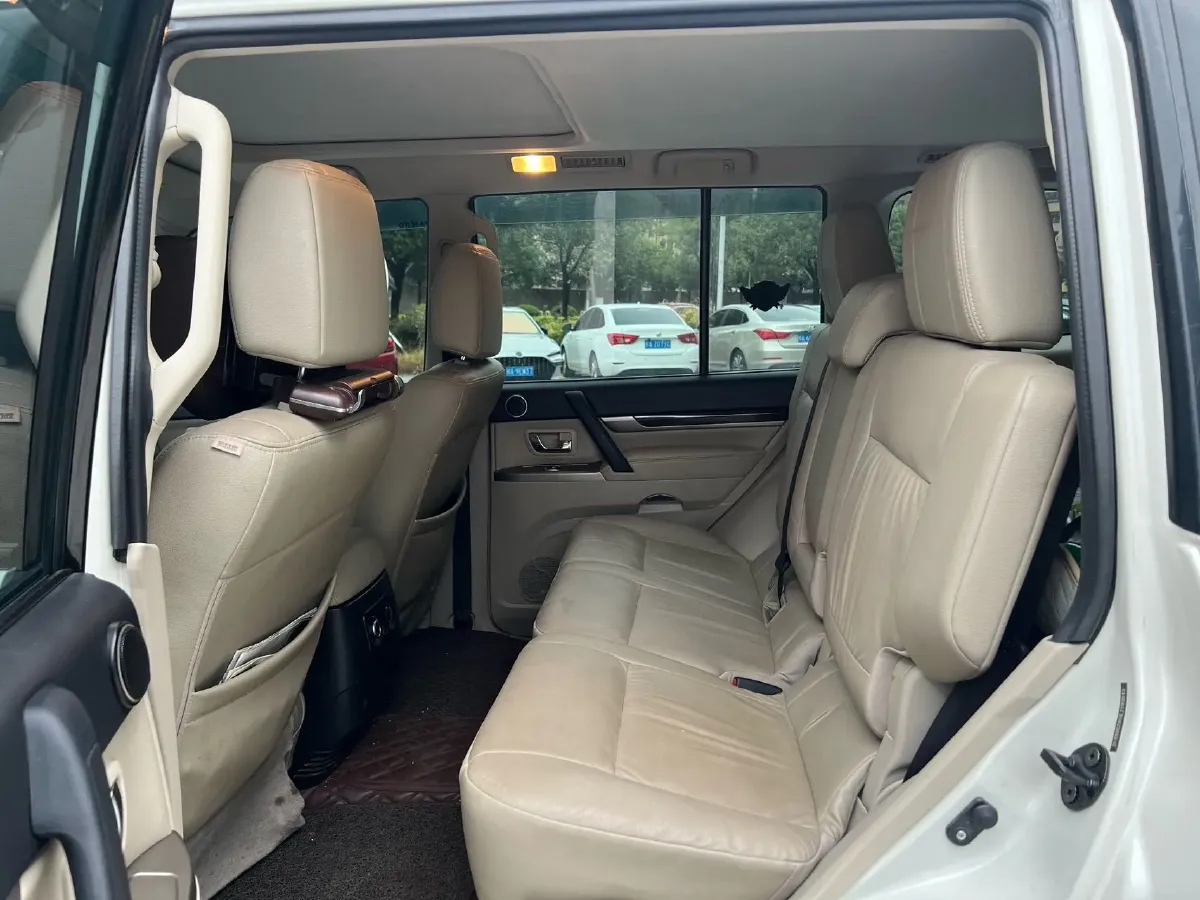 2017 Honda Jade 1.8L 141HP L4 5AT,autocango,china used car exporter,china ev exporter,chinese used car exporter,chinese used ev exporter