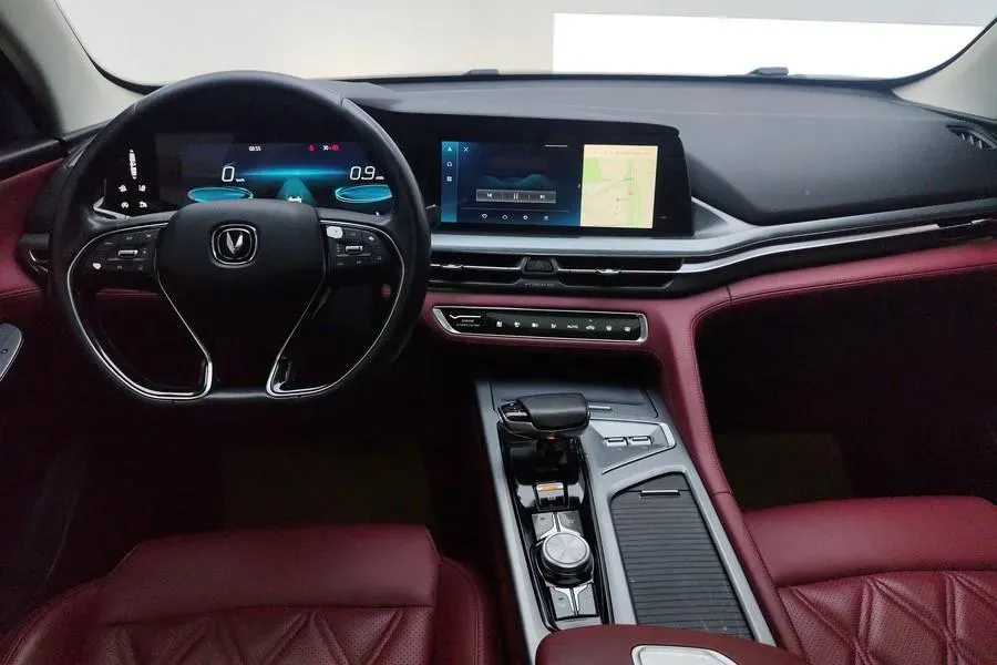 2022 ChangAn CS75 Plus 2.0T 233HP L4 8AT,autocango,china used car exporter,china ev exporter,chinese used car exporter,chinese used ev exporter