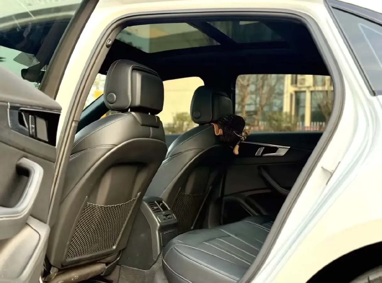 2024 Audi A4L 2.0T 190HP L4 7DCT,autocango,china used car exporter,china ev exporter,chinese used car exporter,chinese used ev exporter