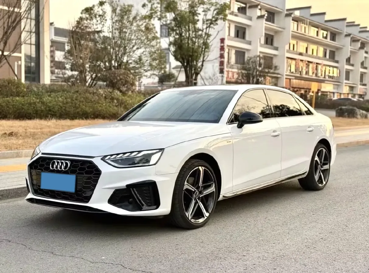2024 Audi A4L 2.0T 190HP L4 7DCT,autocango,china used car exporter,china ev exporter,chinese used car exporter,chinese used ev exporter