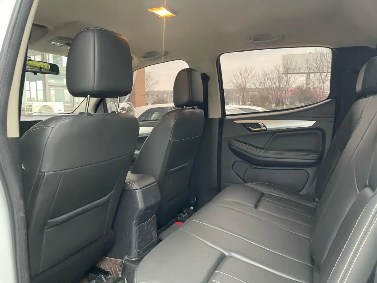 2020 Isuzu RE-MAX Jim 2.8T 120HP L4 5MT,autocango,china used car exporter,china ev exporter,chinese used car exporter,chinese used ev exporter