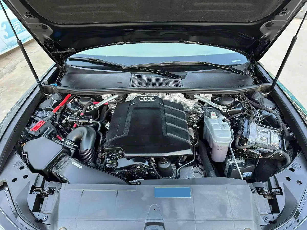 2023 Audi A6L 2.0T 245HP L4 7DCT,autocango,china used car exporter,china ev exporter,chinese used car exporter,chinese used ev exporter