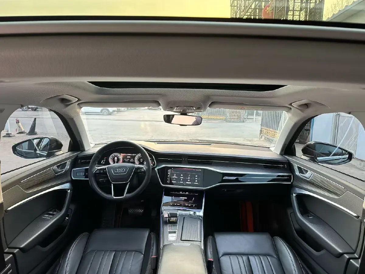 2023 Audi A6L 2.0T 245HP L4 7DCT,autocango,china used car exporter,china ev exporter,chinese used car exporter,chinese used ev exporter