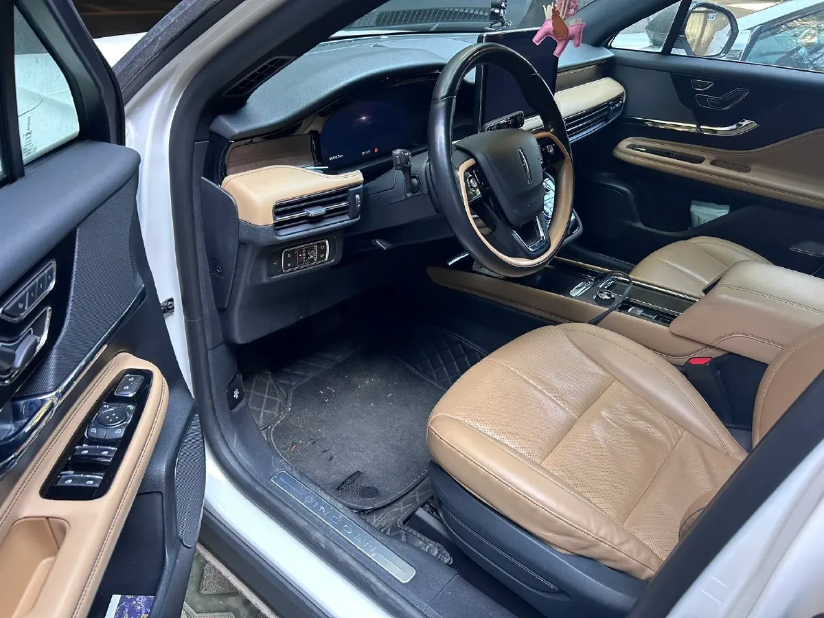 2022 Lincoln Corsair 2.0T 245HP L4 8AT,autocango,china used car exporter,china ev exporter,chinese used car exporter,chinese used ev exporter