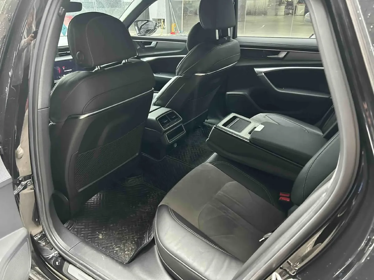 2021 Audi A6L 2.0T 190HP L4 7DCT,autocango,china used car exporter,china ev exporter,chinese used car exporter,chinese used ev exporter