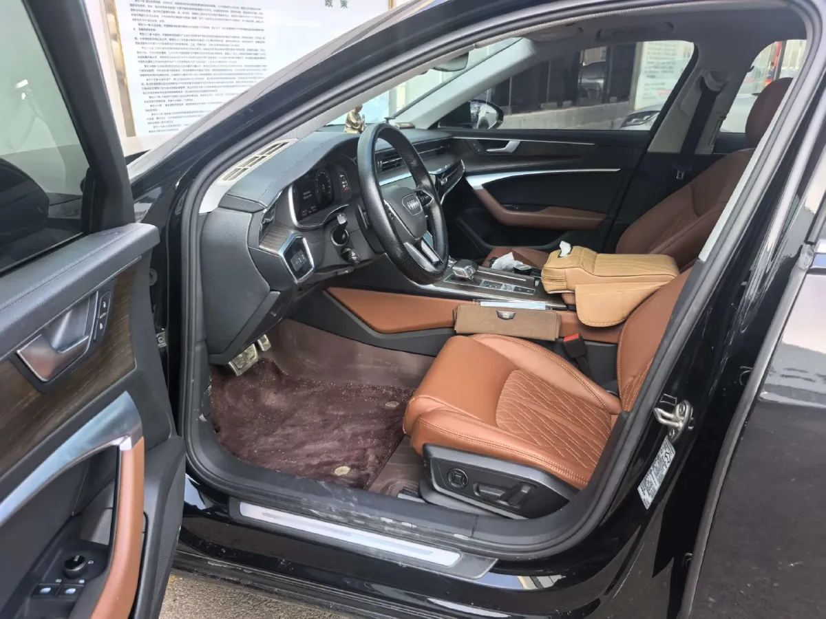 2021 Audi A6L 2.0T 224HP L4 7DCT,autocango,china used car exporter,china ev exporter,chinese used car exporter,chinese used ev exporter