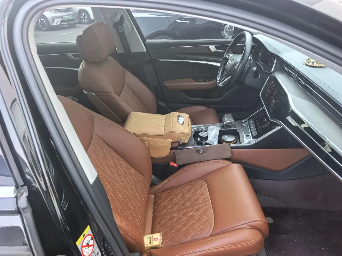 2021 Audi A6L 2.0T 224HP L4 7DCT,autocango,china used car exporter,china ev exporter,chinese used car exporter,chinese used ev exporter