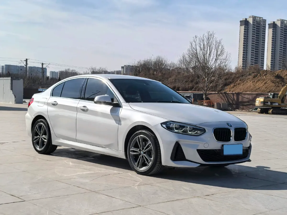 2022 BMW 1 Series 1.5T 140HP L3 7DCT,autocango,china used car exporter,china ev exporter,chinese used car exporter,chinese used ev exporter