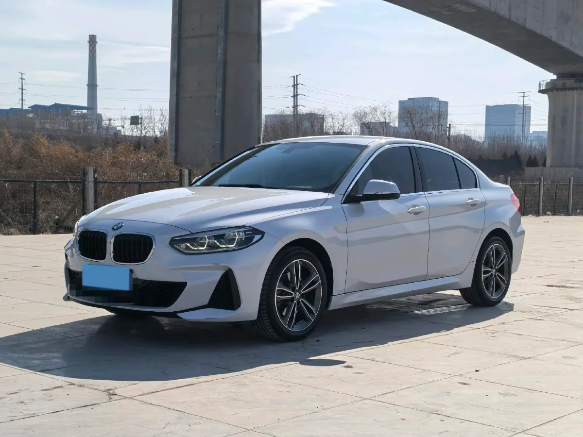 2022 BMW 1 Series 1.5T 140HP L3 7DCT,autocango,china used car exporter,china ev exporter,chinese used car exporter,chinese used ev exporter