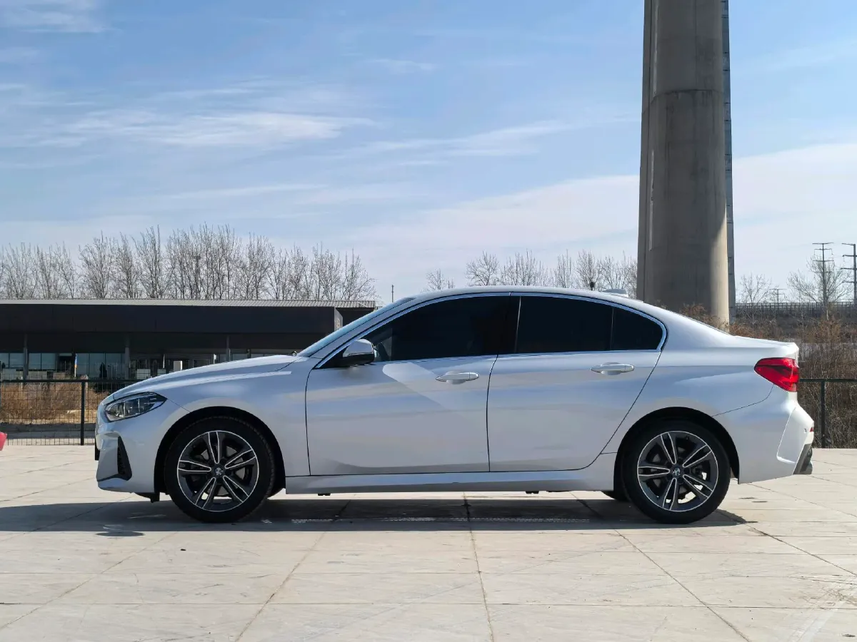 2022 BMW 1 Series 1.5T 140HP L3 7DCT,autocango,china used car exporter,china ev exporter,chinese used car exporter,chinese used ev exporter