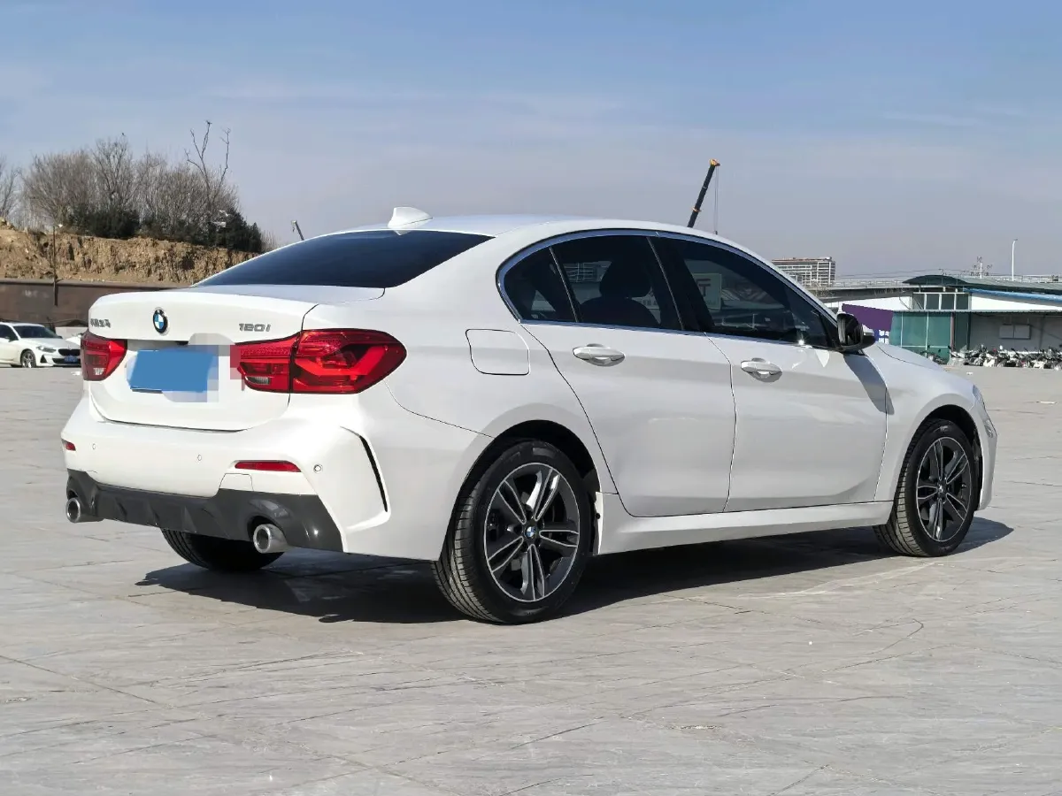 2022 BMW 1 Series 1.5T 140HP L3 7DCT,autocango,china used car exporter,china ev exporter,chinese used car exporter,chinese used ev exporter