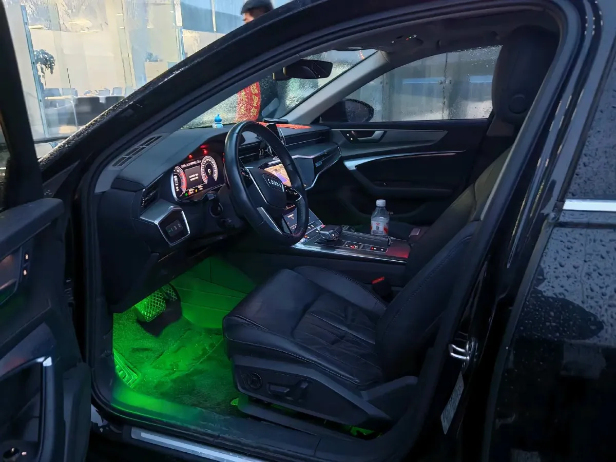 2019 Audi A6L 2.0T 190HP L4 7DCT,autocango,china used car exporter,china ev exporter,chinese used car exporter,chinese used ev exporter