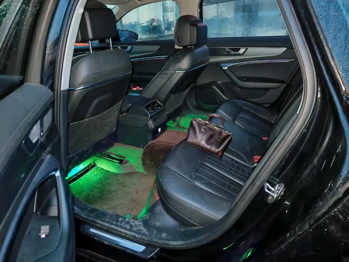 2019 Audi A6L 2.0T 190HP L4 7DCT,autocango,china used car exporter,china ev exporter,chinese used car exporter,chinese used ev exporter