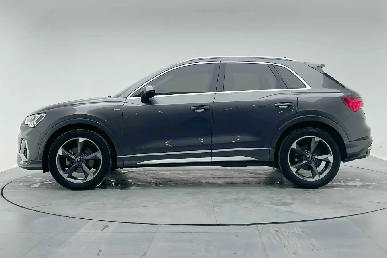 2022 Audi Q3 1.4T 150HP L4 7DCT,autocango,china used car exporter,china ev exporter,chinese used car exporter,chinese used ev exporter