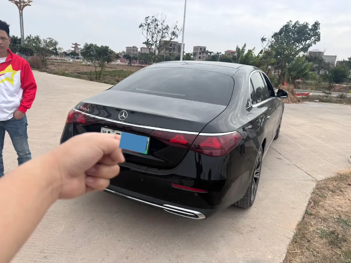2024 Mercedes-Benz E Class 2.0T 204HP L4 9AT PHEV 25.4KWH,autocango,china used car exporter,china ev exporter,chinese used car exporter,chinese used ev exporter