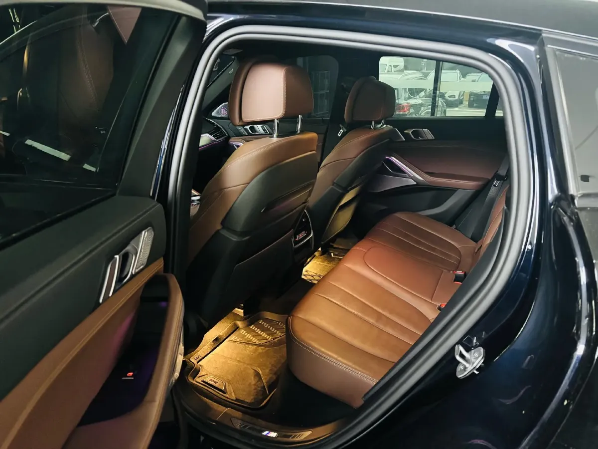 2021 BMW X6 3.0T 340HP L6 8AT,autocango,china used car exporter,china ev exporter,chinese used car exporter,chinese used ev exporter