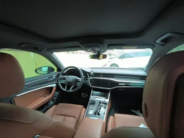 2025 Audi A6L 2.0T 245HP L4 7DCT,autocango,china used car exporter,china ev exporter,chinese used car exporter,chinese used ev exporter