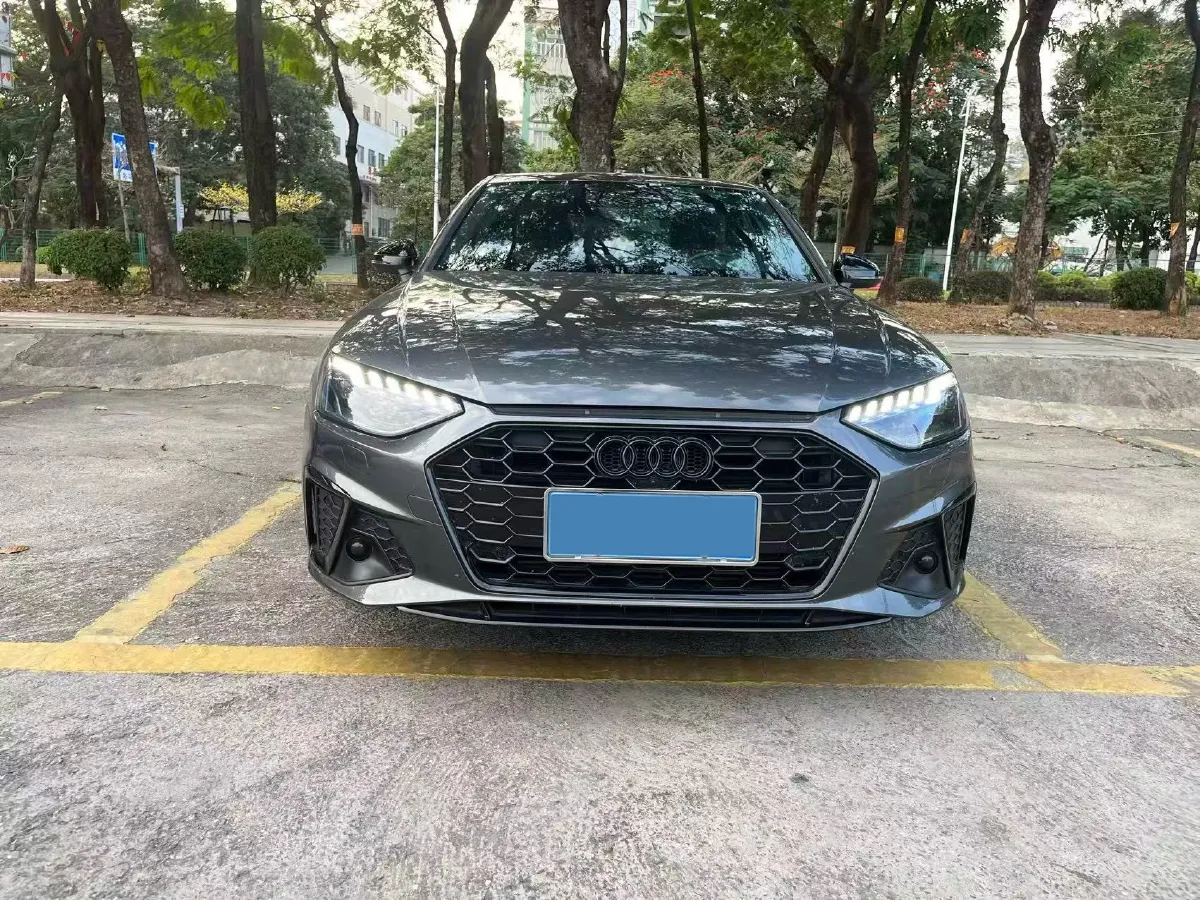 2024 Audi A4L 2.0T 190HP L4 7DCT,autocango,china used car exporter,china ev exporter,chinese used car exporter,chinese used ev exporter