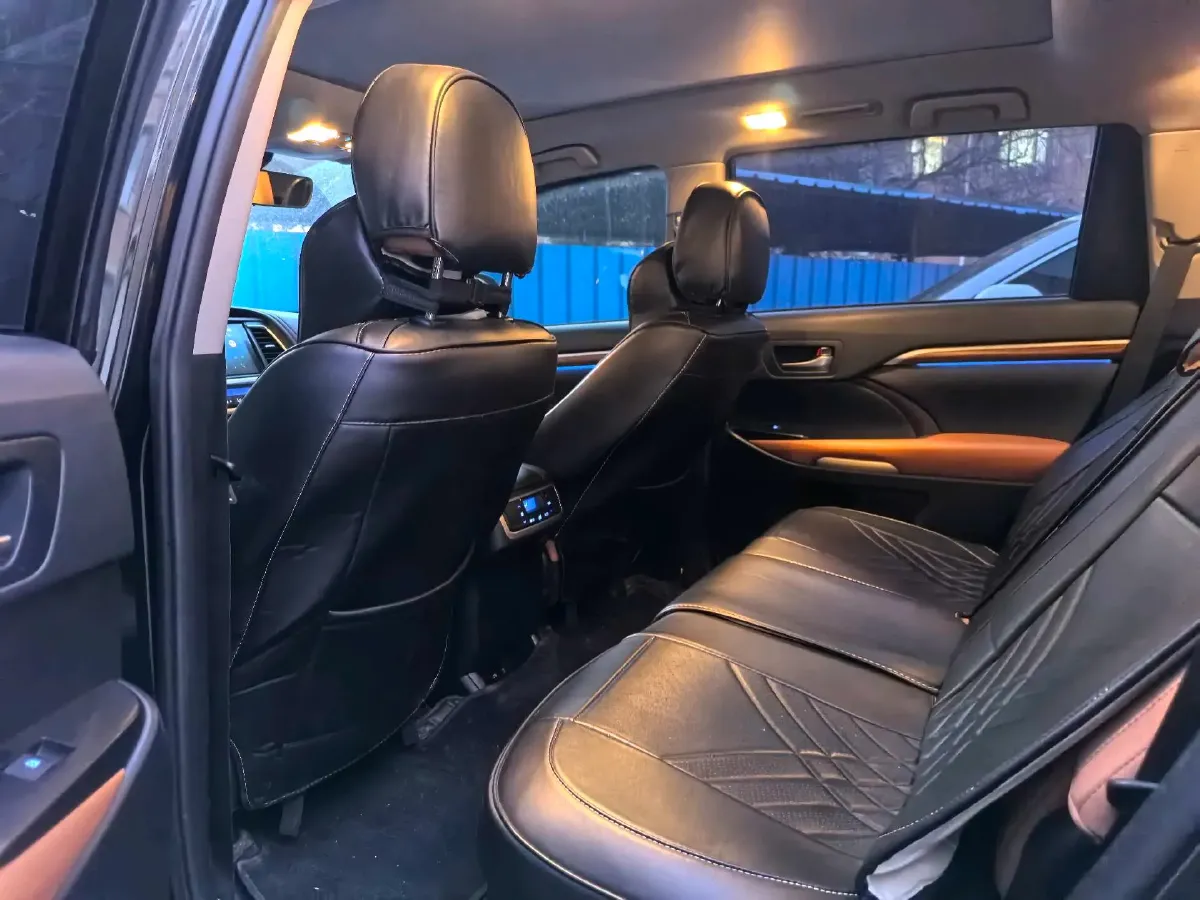 2020 Toyota Highlander 2.0T 220HP L4 6AT,autocango,china used car exporter,china ev exporter,chinese used car exporter,chinese used ev exporter