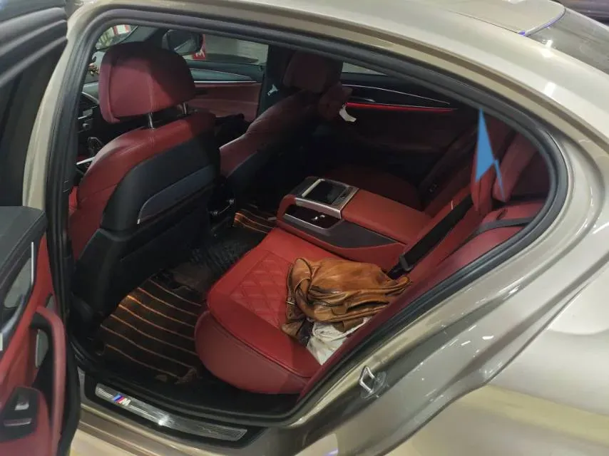 2021 BMW 5 Series 2.0T 252HP L4 8AT,autocango,china used car exporter,china ev exporter,chinese used car exporter,chinese used ev exporter