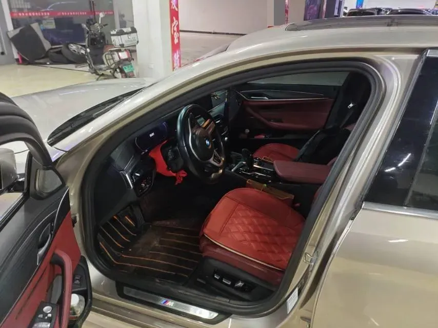 2021 BMW 5 Series 2.0T 252HP L4 8AT,autocango,china used car exporter,china ev exporter,chinese used car exporter,chinese used ev exporter