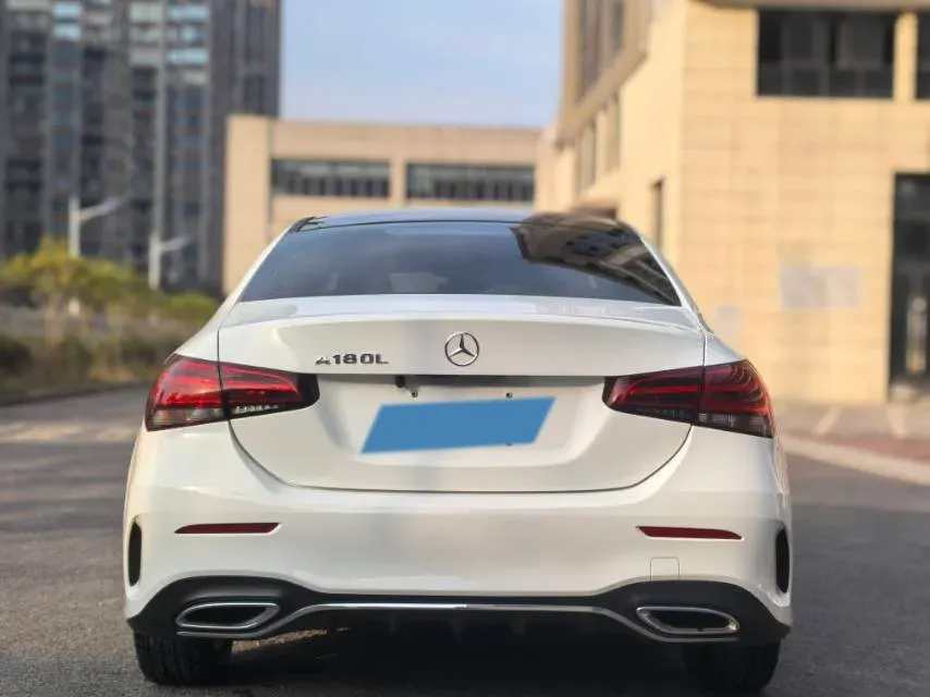 2022 Mercedes-Benz A Class 1.3T 136HP L4 7DCT,autocango,china used car exporter,china ev exporter,chinese used car exporter,chinese used ev exporter