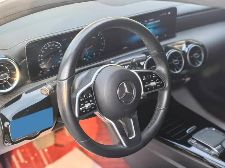 2022 Mercedes-Benz A Class 1.3T 136HP L4 7DCT,autocango,china used car exporter,china ev exporter,chinese used car exporter,chinese used ev exporter