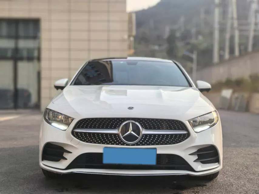 2022 Mercedes-Benz A Class 1.3T 136HP L4 7DCT,autocango,china used car exporter,china ev exporter,chinese used car exporter,chinese used ev exporter