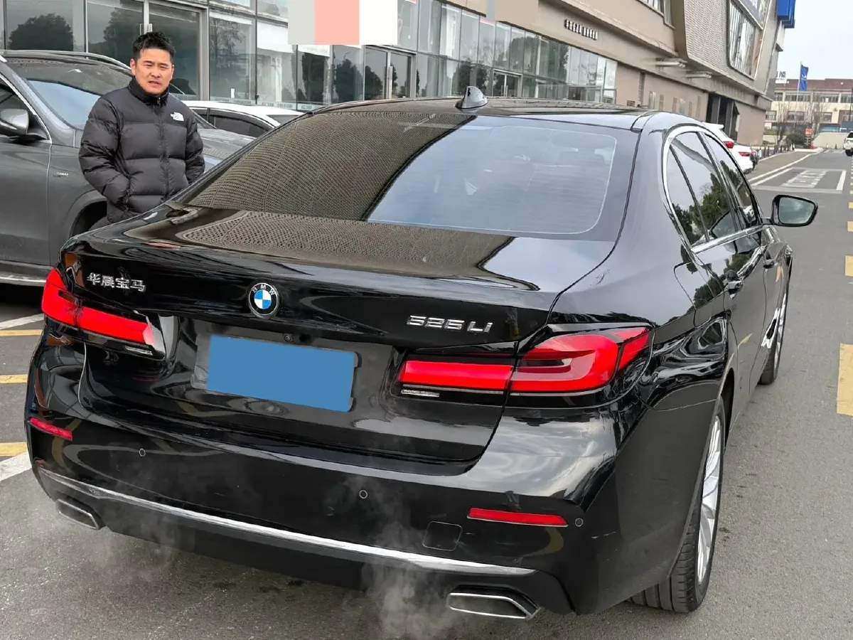 2021 BMW 5 Series 2.0T 184HP L4 8AT,autocango,china used car exporter,china ev exporter,chinese used car exporter,chinese used ev exporter