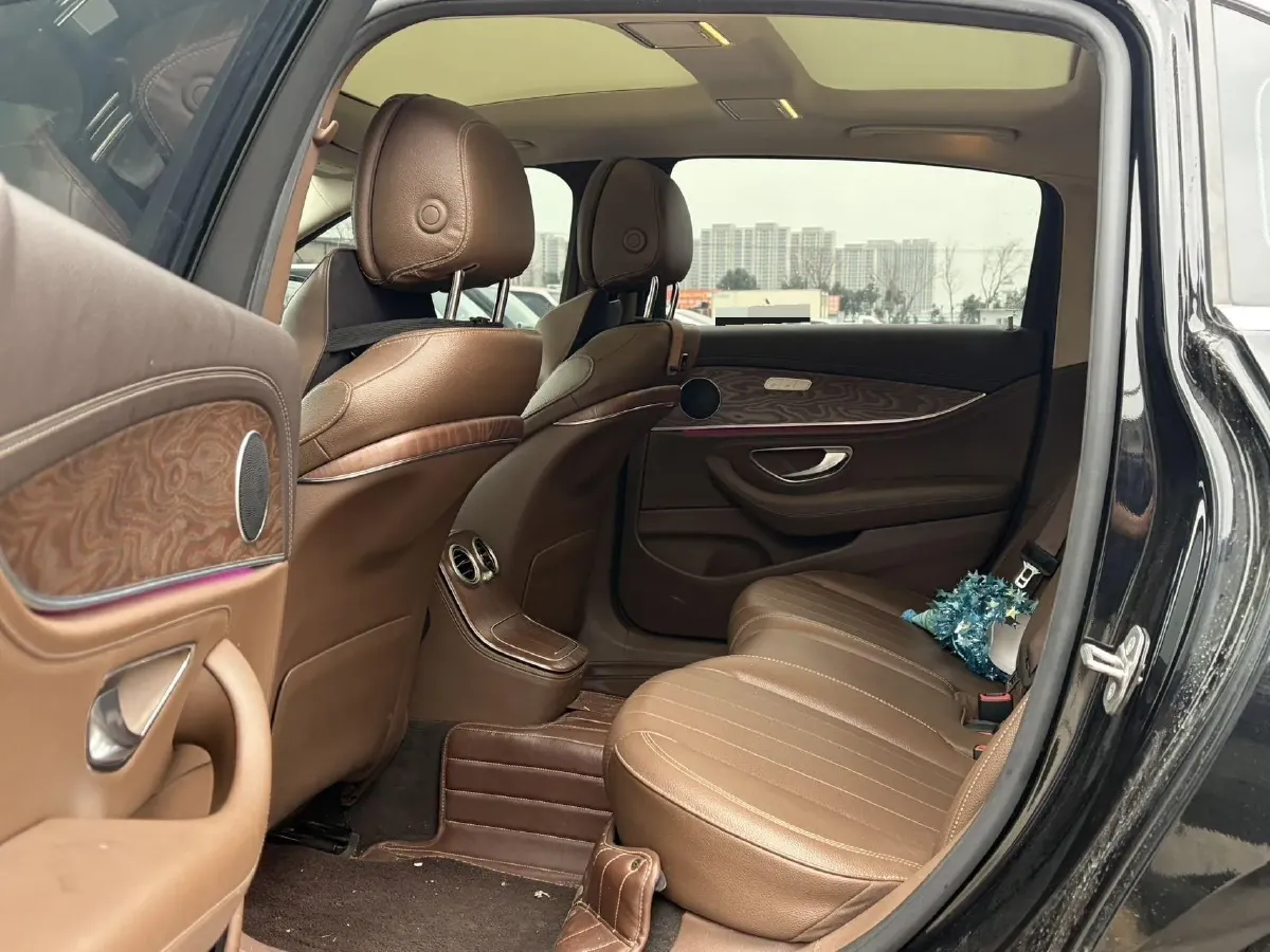 2022 Mercedes-Benz E Class 2.0T 197HP L4 9AT,autocango,china used car exporter,china ev exporter,chinese used car exporter,chinese used ev exporter