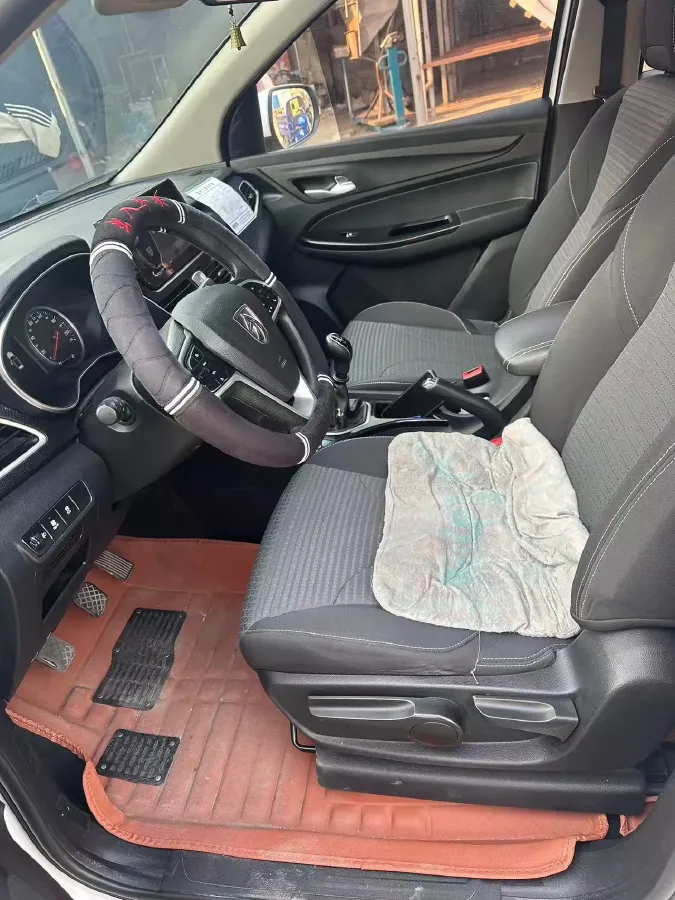 2019 BaoJun 730 1.5L 105HP L4 6MT,autocango,china used car exporter,china ev exporter,chinese used car exporter,chinese used ev exporter