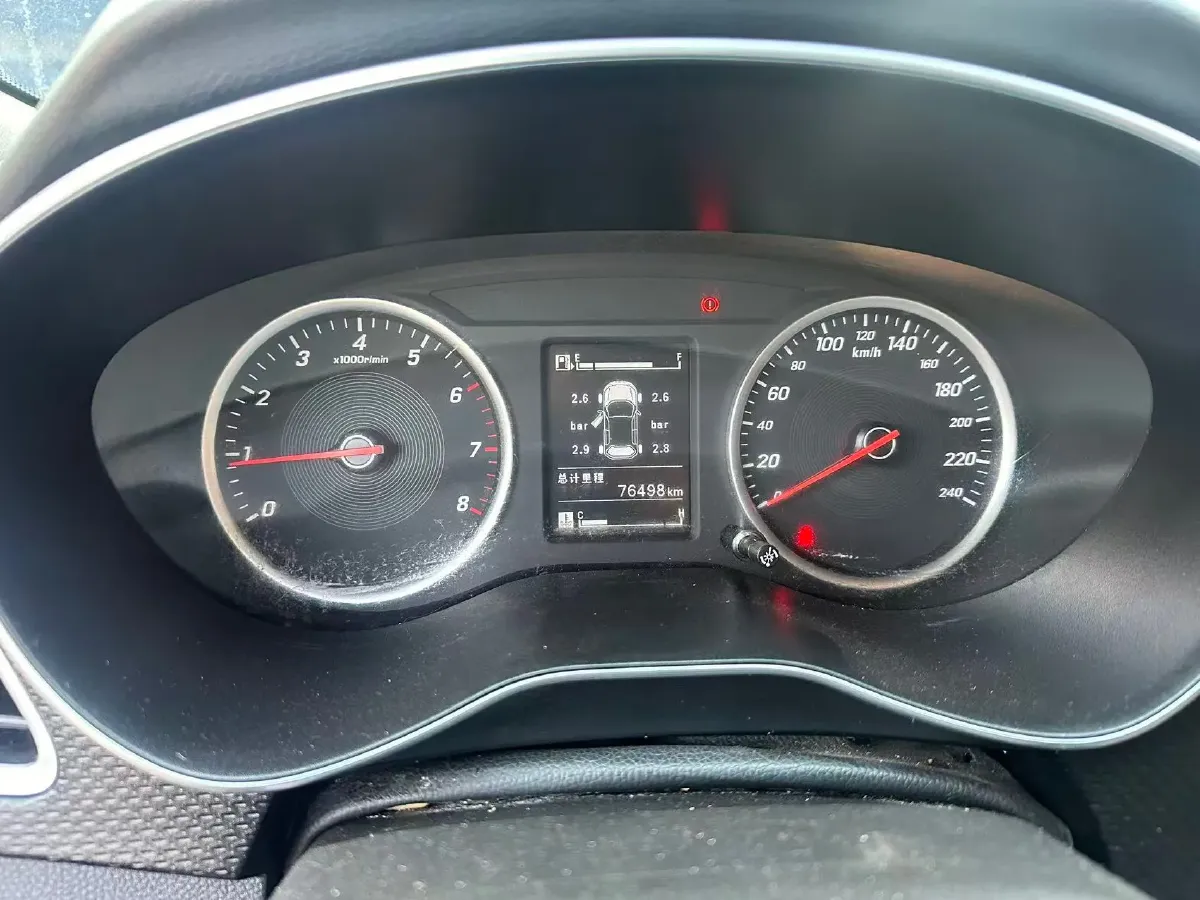 2019 BaoJun 730 1.5L 105HP L4 6MT,autocango,china used car exporter,china ev exporter,chinese used car exporter,chinese used ev exporter