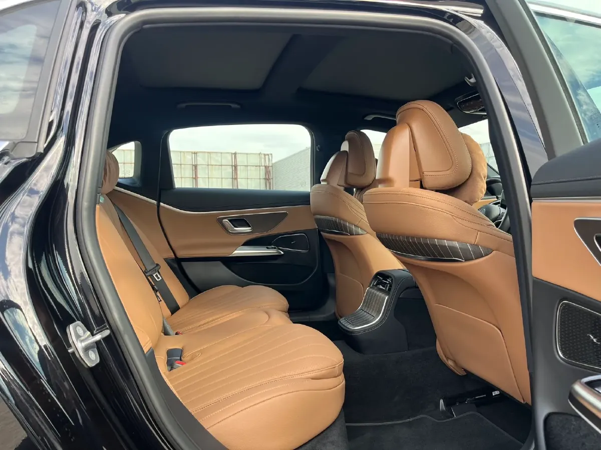 2024 Mercedes-Benz E Class 2.0T 204HP L4 9AT PHEV 25.4KWH,autocango,china used car exporter,china ev exporter,chinese used car exporter,chinese used ev exporter