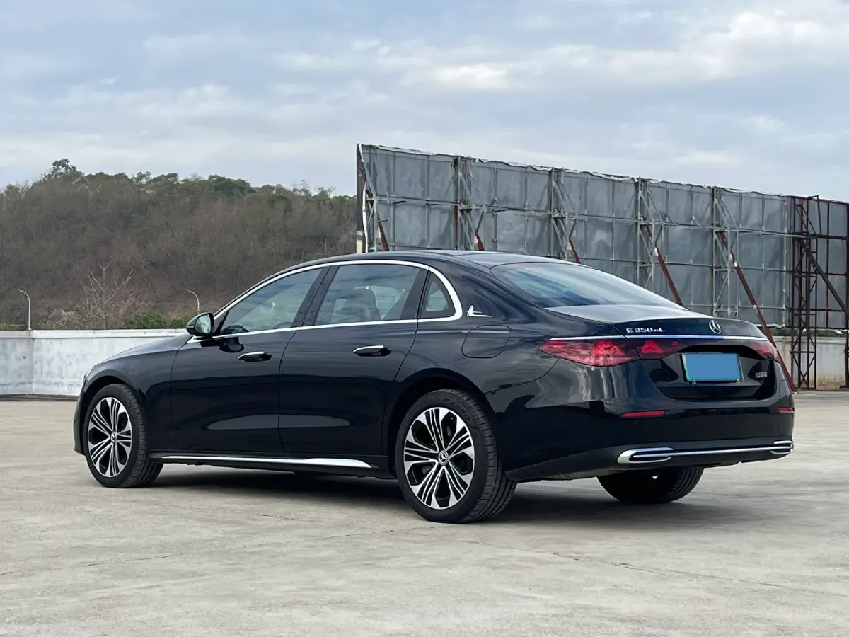 2024 Mercedes-Benz E Class 2.0T 204HP L4 9AT PHEV 25.4KWH,autocango,china used car exporter,china ev exporter,chinese used car exporter,chinese used ev exporter