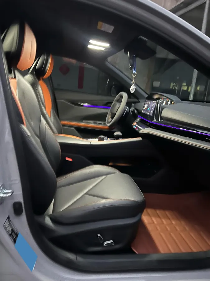 2022 ChangAn UNI-V 1.5T 188HP L4 7DCT,autocango,china used car exporter,china ev exporter,chinese used car exporter,chinese used ev exporter