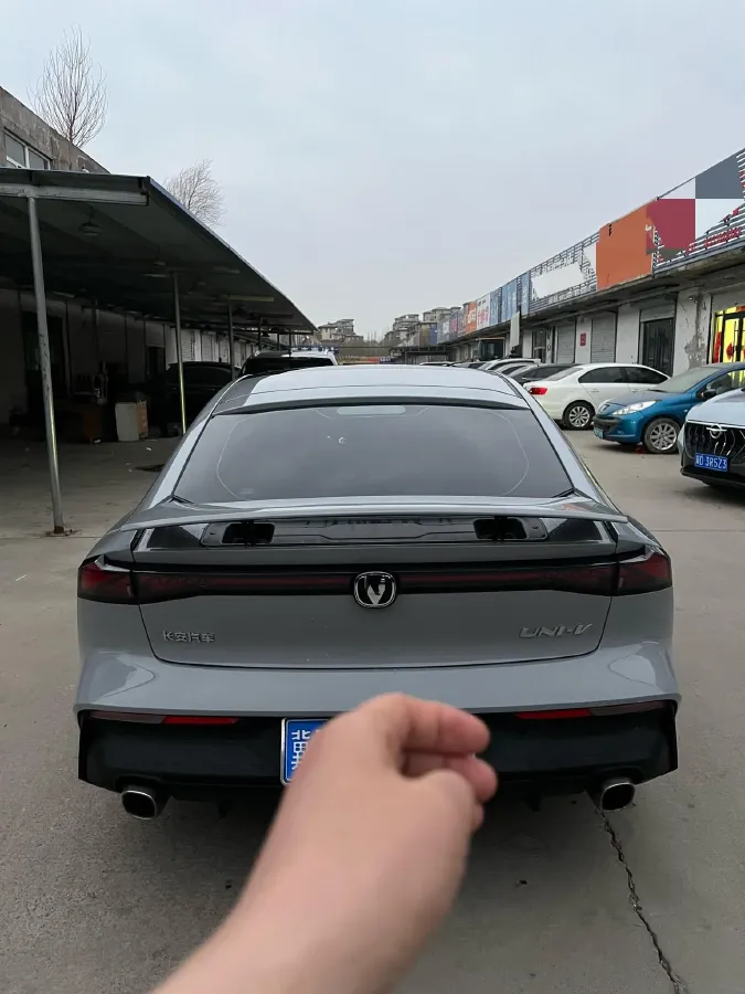 2022 ChangAn UNI-V 1.5T 188HP L4 7DCT,autocango,china used car exporter,china ev exporter,chinese used car exporter,chinese used ev exporter