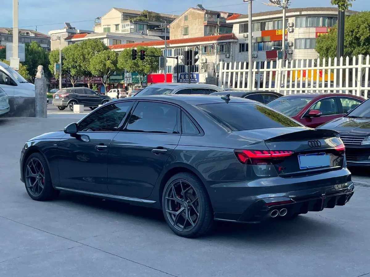 2020 Audi A4L 2.0T 190HP L4 7DCT,autocango,china used car exporter,china ev exporter,chinese used car exporter,chinese used ev exporter