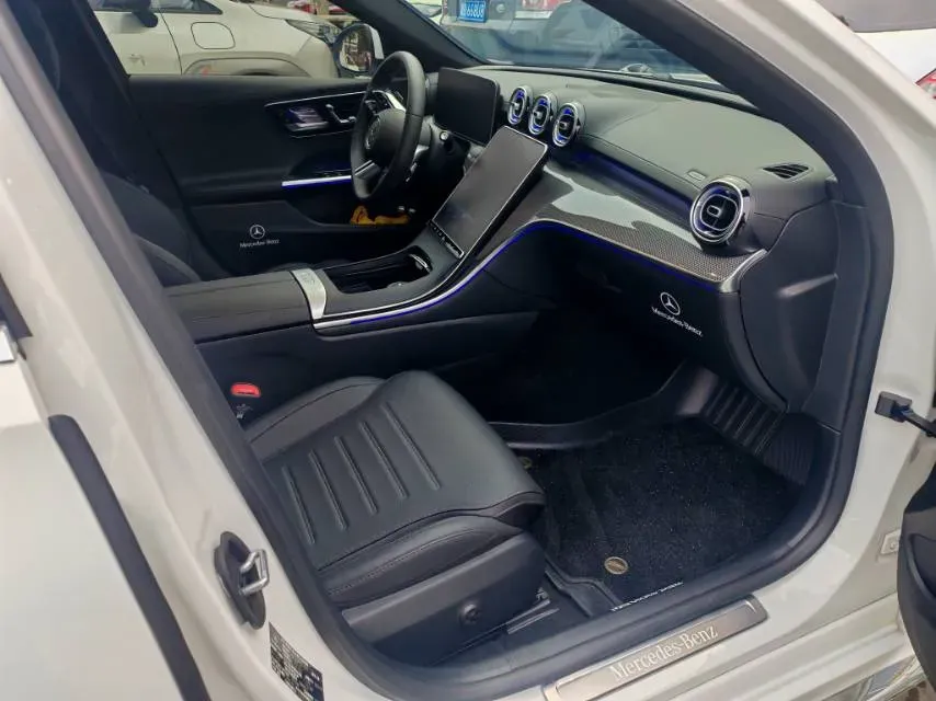 2025 Mercedes-Benz C Class 2.0T 204HP L4 9AT PHEV 25.4KWH,autocango,china used car exporter,china ev exporter,chinese used car exporter,chinese used ev exporter