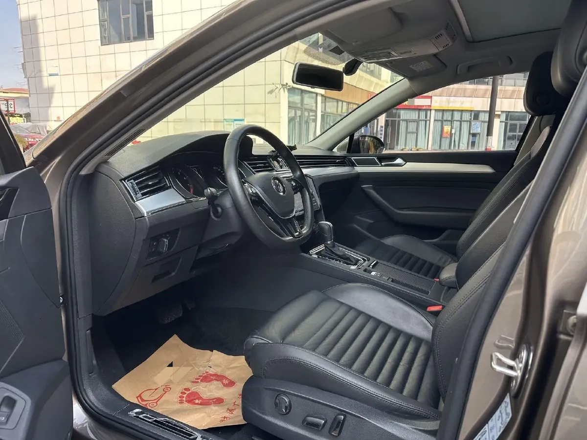 2018 Volkswagen Magotan 1.8T 180HP L4 7DCT,autocango,china used car exporter,china ev exporter,chinese used car exporter,chinese used ev exporter